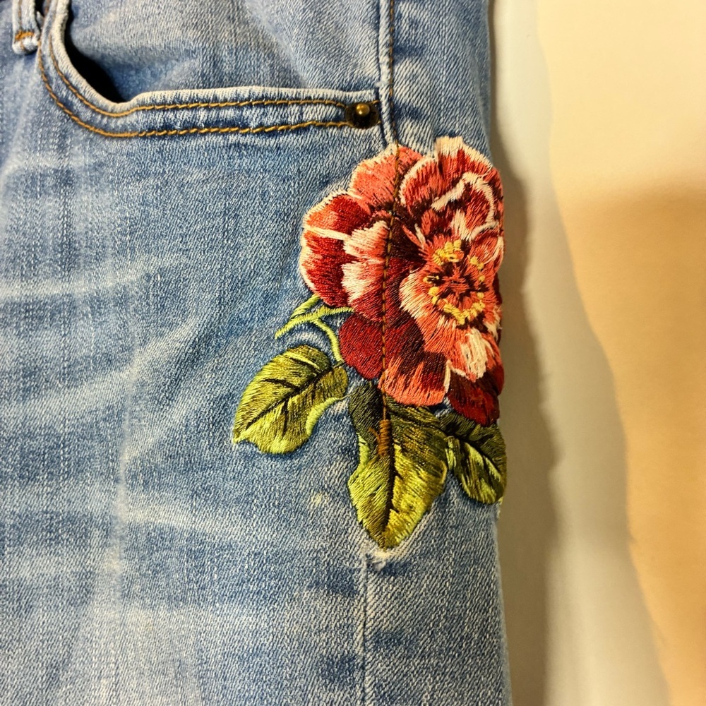 Sundance Blue Skinny Jeans with Pink Rose Embroidery - Picture 4 of 6